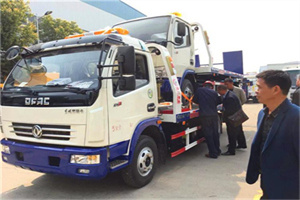 响水汽车道路救援拖车价格